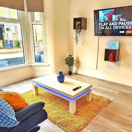 Stratford City - Luxe House With Garden Villa Londra Dış mekan fotoğraf